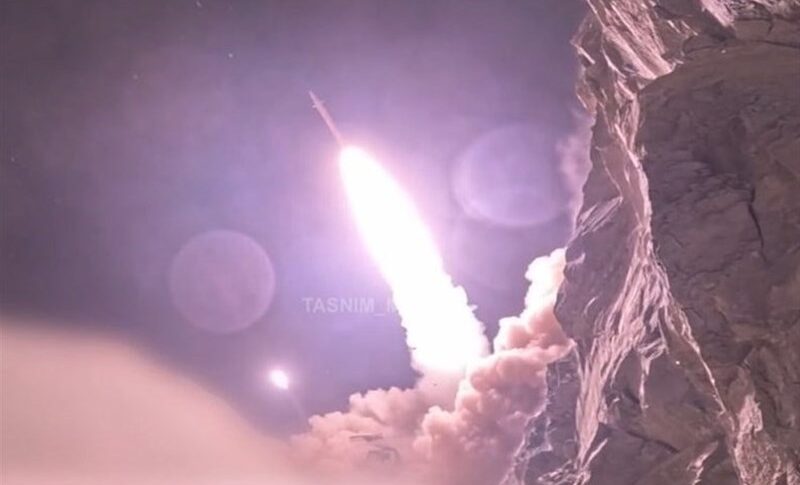 بدء موجة جديدة من الهجمات الصاروخية الإيرانية باتجاه “إسرائيل”