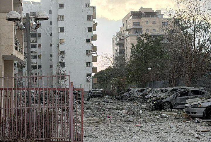 وسائل إعلام إسرائيلية: عدد من القتلى جراء سقوط صواريخ على مبنى في بئر السبع