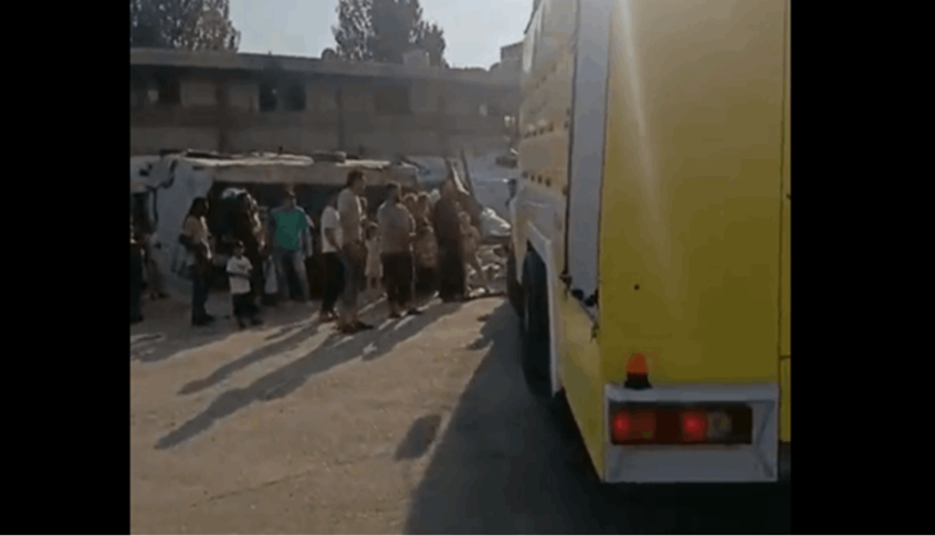 بالفيديو: حريق في مخيم للنازحين السوريين في سهل سعدنايل