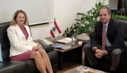 الصدّي يبحث زيارته الى واشنطن مع السفيرة الأميركية
