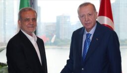 أردوغان وبزشكيان يتشاوران هاتفياً في قضايا إقليمية ودولية