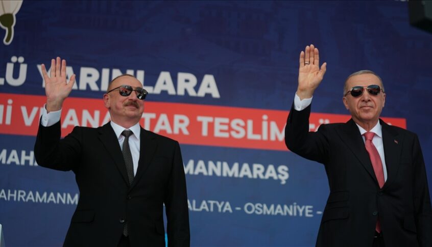 أردوغان وعلييف يشاركان بحفل تسليم منازل لمتضرّري الزلزال