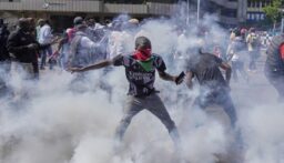 ارتفاع حصيلة ضحايا الاحتجاجات في كينيا إلى 16 قتيلاً