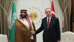 أردوغان وبن سلمان يبحثان العلاقات الثنائية وقضايا إقليمية ودولية