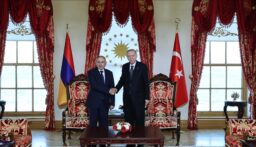 أردوغان يستقبل رئيس الوزراء الأرميني في إسطنبول