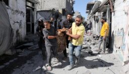 حصيلة أولية: 10 شهداء بينهم صحافي ومصابون في قصف الاحتلال استراحة على شاطئ بحر غزة