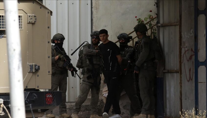 الجيش الإسرائيلي يعتقل 60 فلسطينياً بالضفة الغربية