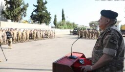 رئيس الأركان في الجيش يتفقد القوات البحرية