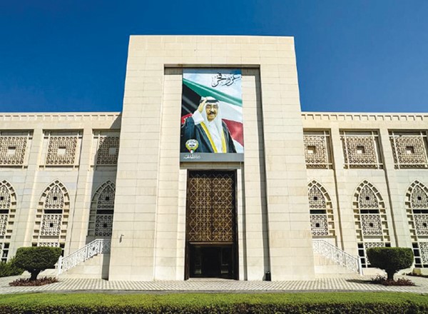 الخارجية الكويتية لمواطنيها في ايران: تواصلوا معنا أو مع السفارة لتسهيل العودة