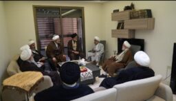 بعد حادثة الاعتداء عليه في منطقة حارة حريك…وفد علمائي من حزب الله زار الشيخ ياسر عودة للإطمئنان