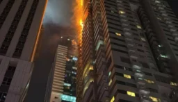إخماد حريق مبنى من 67 طابقاً في المارينا بدبي