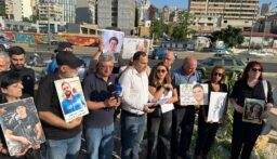 أهالي ضحايا انفجار مرفأ بيروت يبدون خشيتهم من تحديد موعد عقد استثنائي لمجلس النواب بالوقت نفسه لاستجواب المدعى عليه غازي زعيتر
