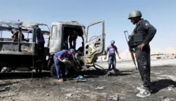 مقتل 13 جندياً في هجوم انتحاري شمال غرب باكستان