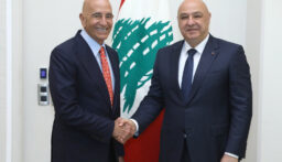الرئيس عون أكد لباراك تطلع لبنان إلى دعم واشنطن لاعادة النهوض ووقف الاعمال العدائية وانسحاب الاسرائيلي من الجنوب