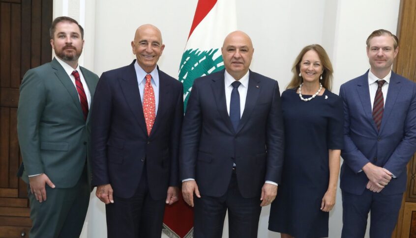 الرئيس عون أكد لباراك تطلع لبنان إلى دعم واشنطن لاعادة النهوض ووقف الاعمال العدائية وانسحاب الاسرائيلي من الجنوب