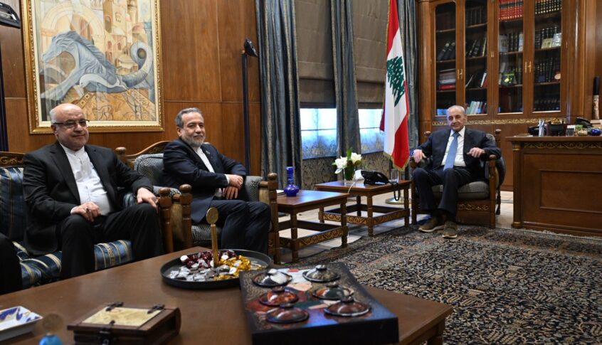 وصول وزير الخارجية الايراني عباس عراقجي والوفد المرافق الى عين التينة للقاء رئيس مجلس النواب نبيه بري