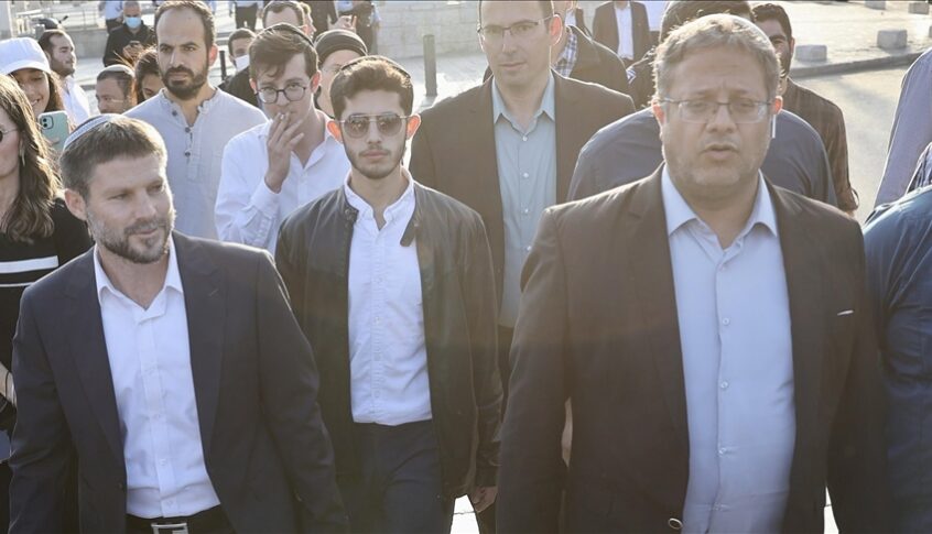 هاكابي يلتقي بن غفير وسموتريتش وينتقد عقوبات دول بحقّهما
