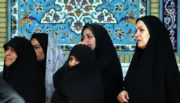 تشييع تاريخي لقادة إيران وعلمائها السبت