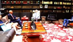 جنبلاط التقى باراك…اليكم ما جرى بحثه!