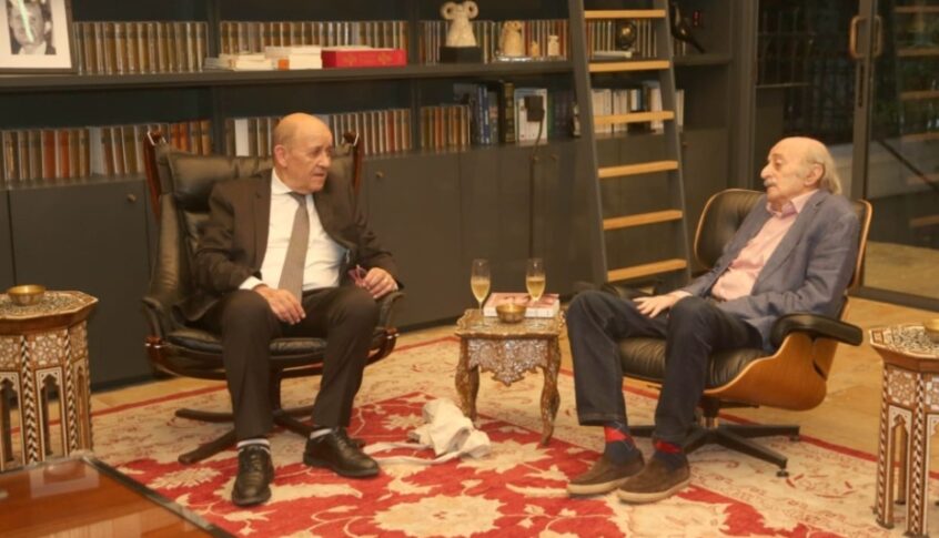 جنبلاط بحث مع لودريان في تطورات لبنان والمنطقة