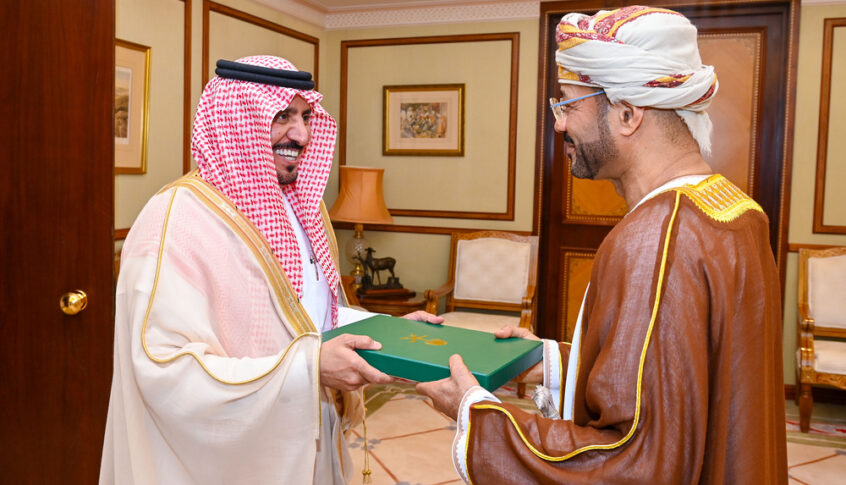 رسالة من الملك سلمان الى سلطان عمان