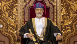 سلطان عمان يتلقّى اتصالاً من بن سلمان
