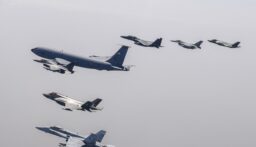 Military Watch: طائرات أميركية تغادر قواعدها بأعداد غير مسبوقة