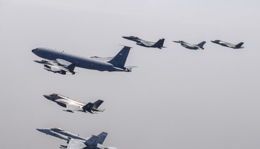Military Watch: طائرات أميركية تغادر قواعدها بأعداد غير مسبوقة