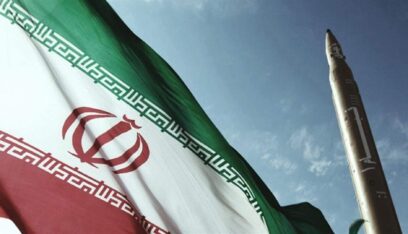 قائد هيئة الأركان العامة للقوات المسلحة الإيرانية اللواء عبدالرحيم موسوي للميادين على هامش تأبين للشهداء في مصلى طهران: جميع الأدلة الواضحة والخفية تؤكد تكبد “إسرائيل” هزيمة نكراء أمام إيران