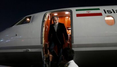 عراقجي يصل إلى موسكو للقاء بوتين