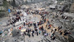 مصادر طبّية بغزة: مقتل 24 شخصاً قرب مركز المساعدات الأميركي