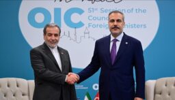 وزير الخارجية التركي يلتقي نظيره الإيراني في إسطنبول