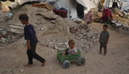 إسرائيل تواصل «مجازر المساعدات» وتقتل 37 شخصاً في غزة