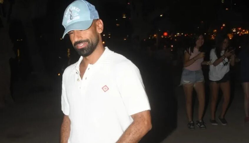 محمد صلاح يستمتع بإجازته في تركيا.. ووجبة سمك فاخرة تثير الجدل!