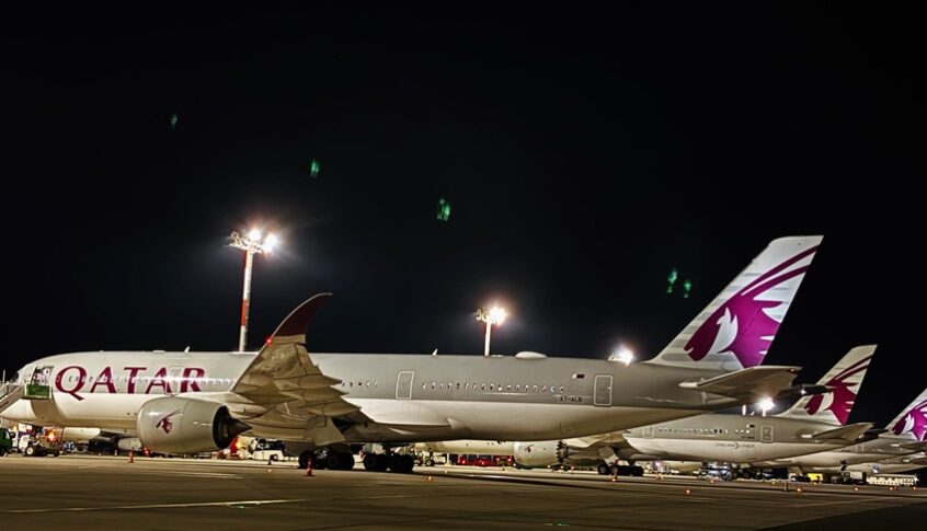 طائرات تهبط بمطار إسطنبول بعد إغلاق المجال الجوي القطري