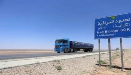 دخول أول شاحنة سورية إلى العراق عبر منفذ القائم الحدودي
