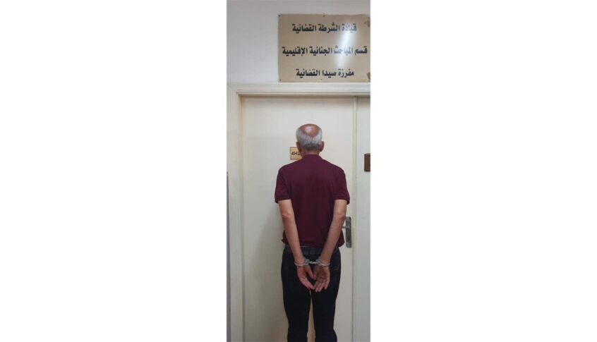 يزور مستندات وأختام وينتحل صفة كاتب عدل…بقبضة قوى الامن!