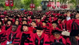 قاضية أميركية تعلّق حظر ترامب التحاق الطلاب الأجانب بهارفارد