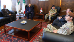 وزير الدفاع بحث مع وفد بريطاني في آلية تطبيق الـ1701
