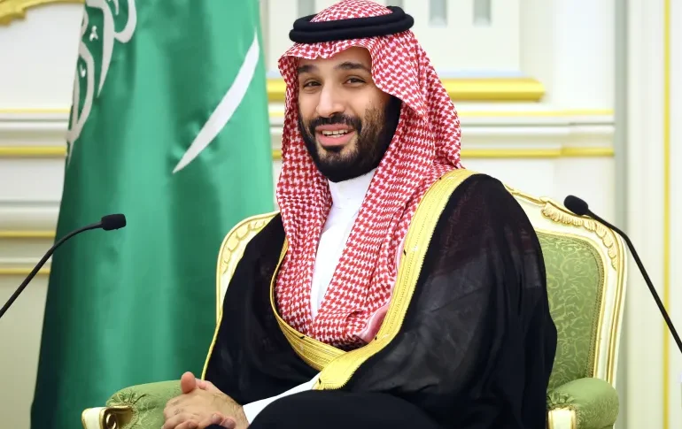 ‌‏ولي العهد السعودي تلقّى اتصالاً من ماكرون وبحث مع قادة دول مجلس التعاون تداعيات قصف منشآت إيران النووية