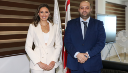 تعيين ملكة جمال لبنان ندى كوسا سفيرة للصحة النفسية