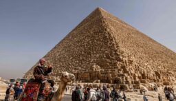 اكتشاف نقوش هيروغليفية في هرم خوفو ستُغيّر تاريخ مصر القديمة