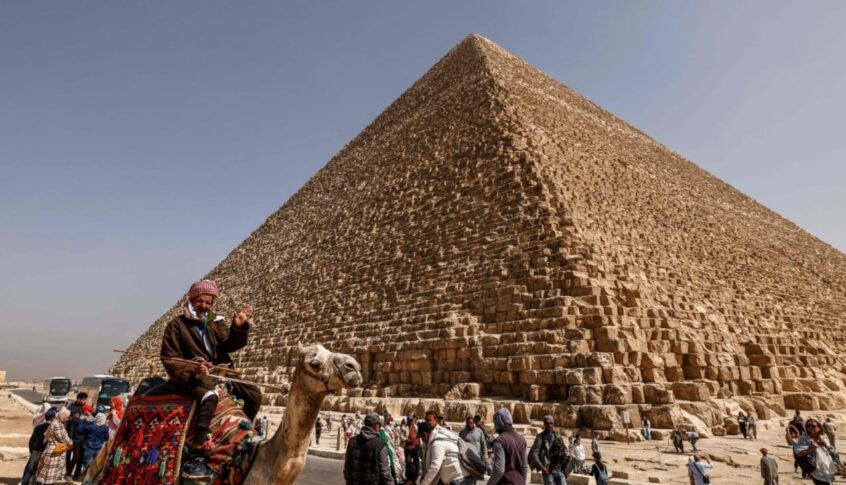 اكتشاف نقوش هيروغليفية في هرم خوفو ستُغيّر تاريخ مصر القديمة