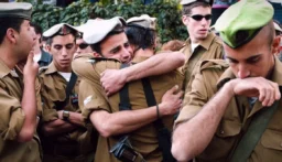 “هآرتس:” مقتل 62 جندياً إسرائيلياً في غزة خلال أشهر.. ونتنياهو لم يزر عائلاتهم