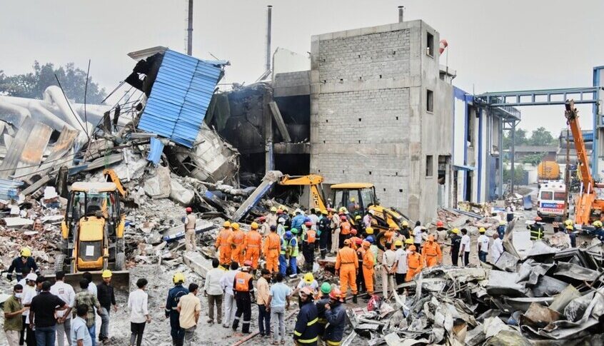 حصيلة مرشحة للارتفاع… انتشال 36 جثة إثر انفجار مصنع للأدوية في الهند