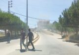 بالفيديو: الدفاع المدني يعمل على إطفاء سيارة “الرابيد” المستهدَفة من العدو في بنت جبيل
