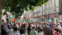 تظاهرة في بريطانيا رفضاً لتصنيف جماعة تدعم فلسطين “إرهابية”