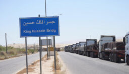 الأردن يستأنف إرسال القوافل الإغاثية إلى قطاع غزة