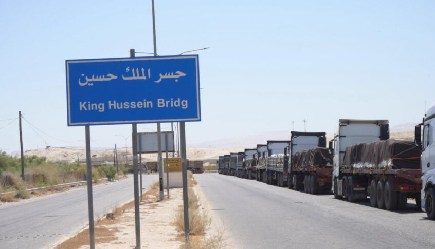 الأردن يستأنف إرسال القوافل الإغاثية إلى قطاع غزة