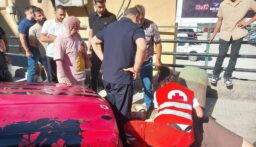 بالصور- حادث سير مروع على طريق البردوني…دهس امرأتين!